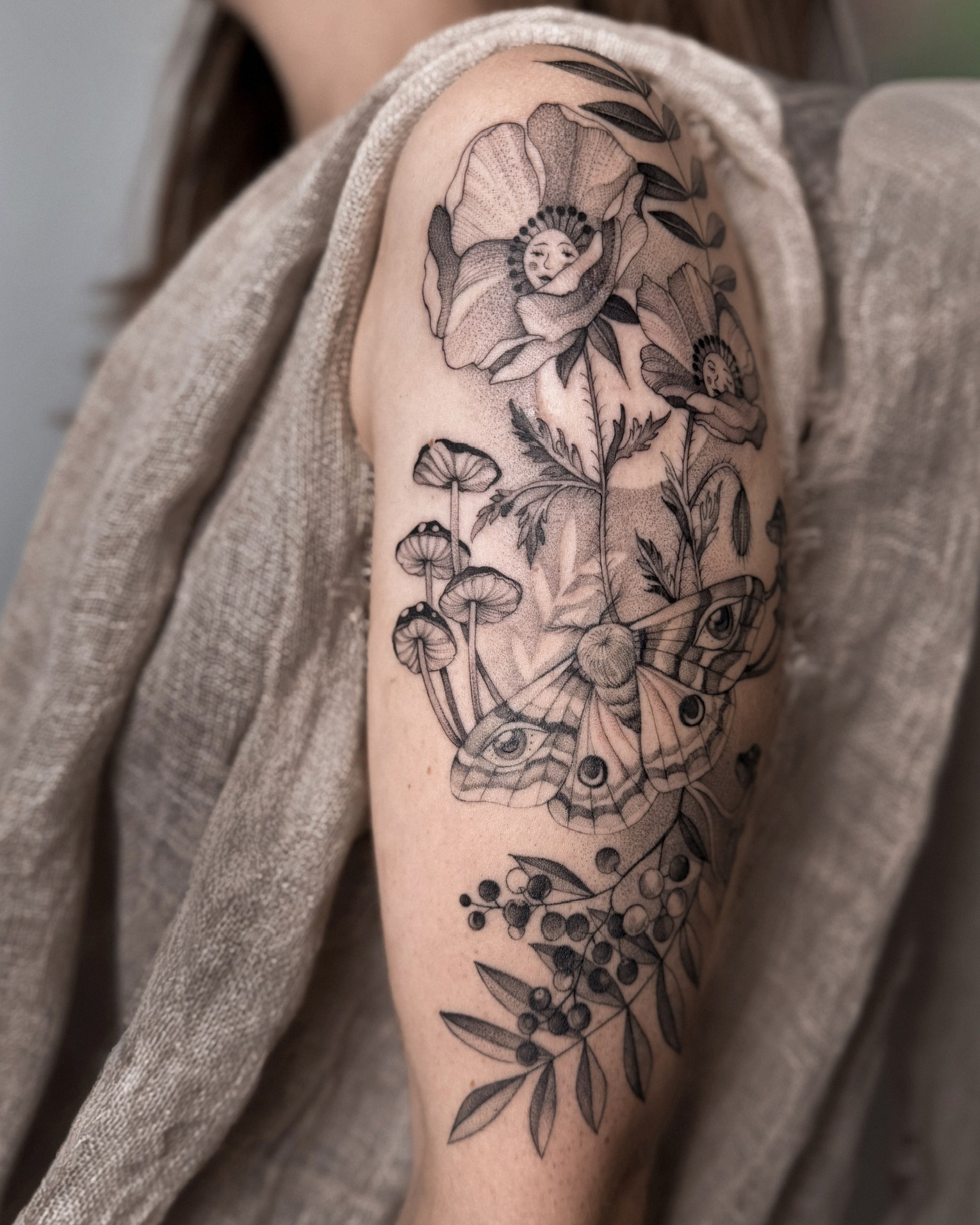 Projekt z 04/16/2026 - Laleczki śpiące w maku, ćma - Slide 3