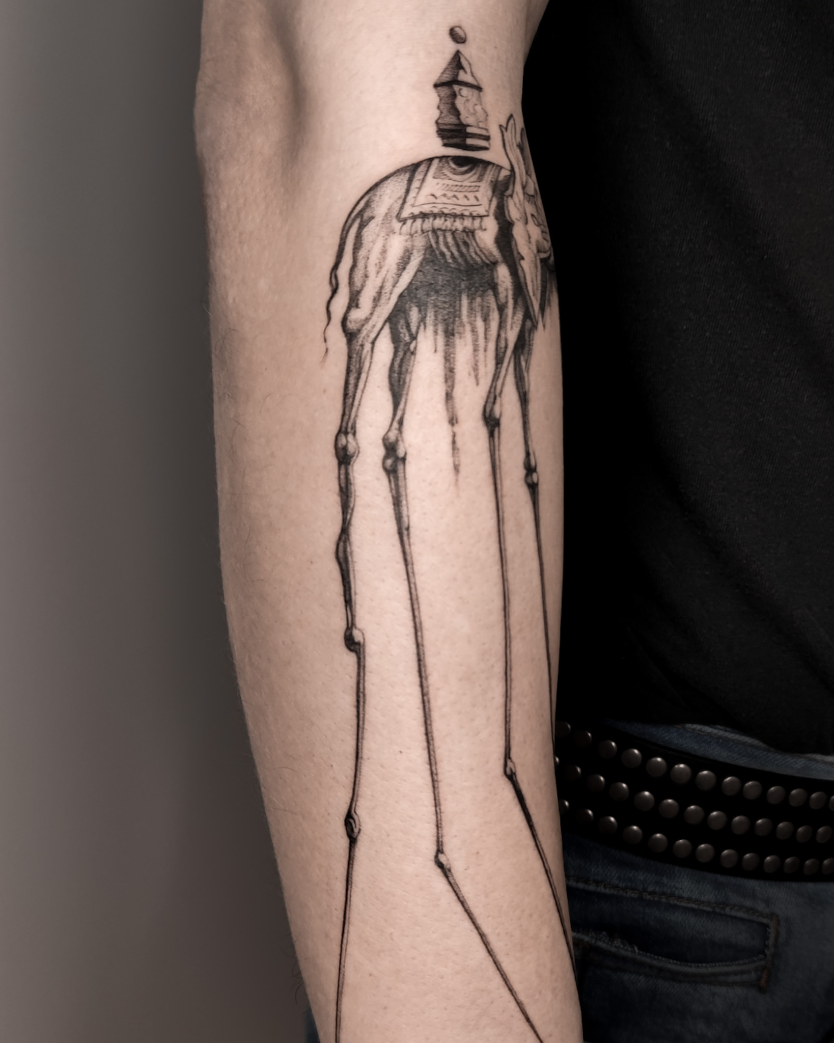 Studia na ASP sprawiły, że tatuowanie dzieł wielki... - Slide 2